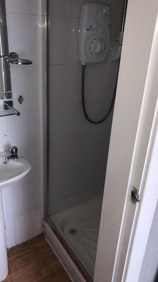 B&B Runway Blackpool - Minutes From Winter Gardens - Dog Friendly - Exceptionally Quiet - Very Close H&A Social Club (Adults Only) ภายนอก รูปภาพ