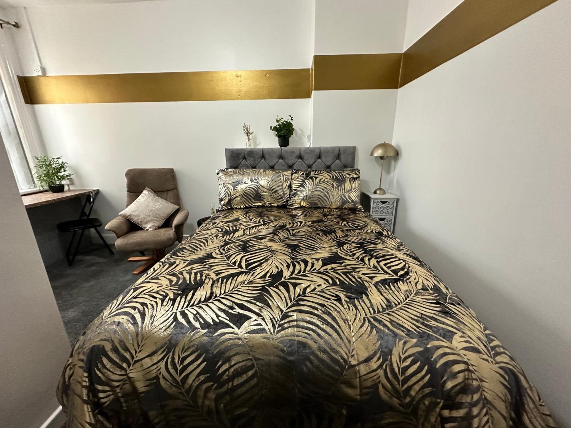 B&B Runway Blackpool - Minutes From Winter Gardens - Dog Friendly - Exceptionally Quiet - Very Close H&A Social Club (Adults Only) ภายนอก รูปภาพ