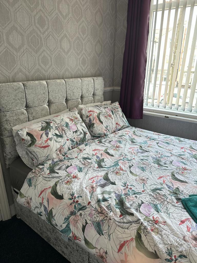 B&B Runway Blackpool - Minutes From Winter Gardens - Dog Friendly - Exceptionally Quiet - Very Close H&A Social Club (Adults Only) ภายนอก รูปภาพ