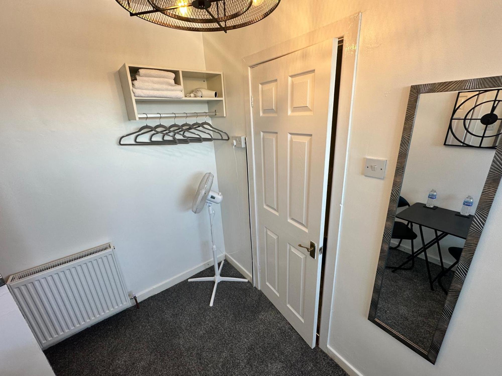 B&B Runway Blackpool - Minutes From Winter Gardens - Dog Friendly - Exceptionally Quiet - Very Close H&A Social Club (Adults Only) ภายนอก รูปภาพ